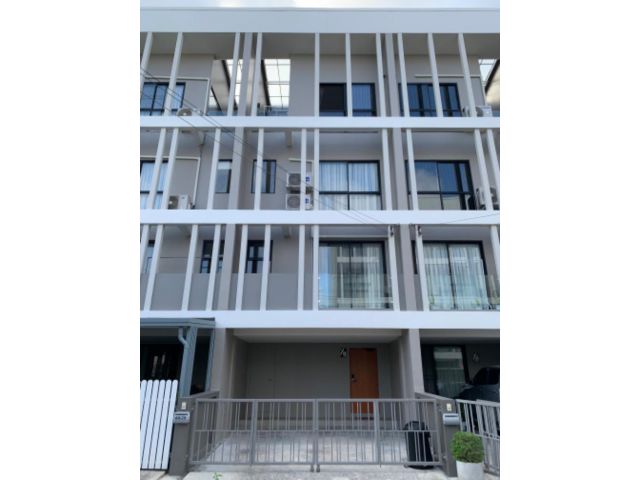 ให้เช่าทาวน์โฮม 4ชั้น ถนนสุขุมวิท113 ด่านสำโรง