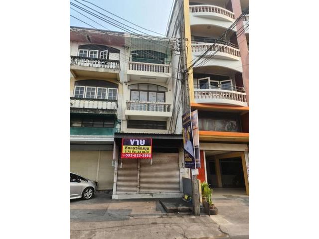 ขายอาคารพาณิชย์ 3.75 ชั้น ทำเล แขวงลาดพร้าว