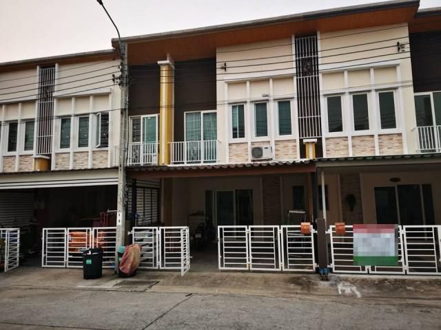 ให้เช่าทาวน์โฮม โครงการโกลเด้น ทาวน์ รามคำแหง-วงแหวน ถ.ราษฎร์พัฒนา (ซ.มิสทีน รามคำแหง)