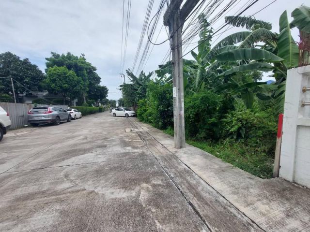 ที่ดินให้เช่าซอยสุขาภิบาล 5 เนื้อที่ 200 ตรว