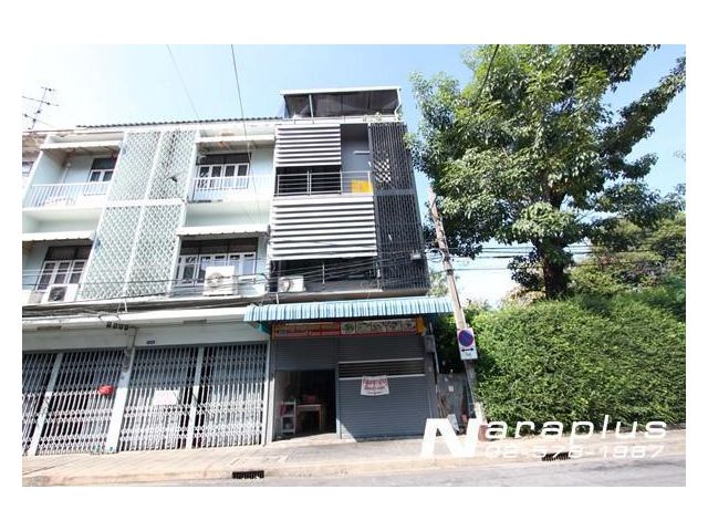 65050358 : ขายอาคารพาณิชย์หลังริม 4 ชั้น ตกแต่งใหม่ ถนนสามเสน 28 บางกระบือ กรุงเทพฯ การันตี ลองมาชมของจริง รับรองต้องชอบ