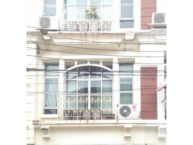 ให้เช่าทาวน์โฮม3ชั้นบ้านกลางเมืองรัชดา-ลาดพร้าว23