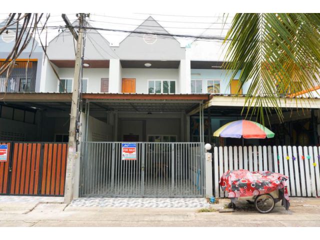 ขาย ทาวเฮ้าส์ 2 ชั้น รีโนเวทใหม่ ม.ทีแลนด์ ท่าอิฐ