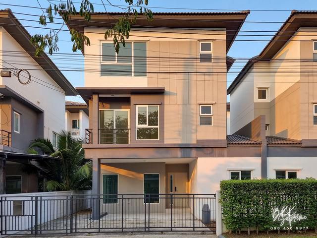 (ขาย) * บ้านกลางเมือง สวนหลวง | AP บ้านเเฝด 3 ชั้น บนทำเลเฉลิมพระเกียรติ ร.9 บ้านใหม่ ไม่เคยอยู่ *