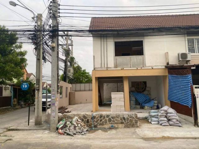 บ้านสวยพร้อมอยู่สไตล์มินิมอลคาเฟ่ทาวน์เฮ้าส์ 2 ชั้นหลังมุม #หมู่บ้านพฤกษา45 ปรับผังภายในอาคารใหม่ ขยายพื้นที่ห้องนอน