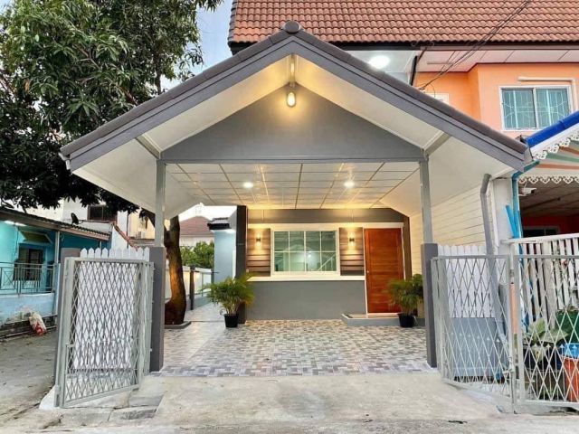 บ้านสวยๆ ค่ะ ตกแต่งอย่างดี ราคาถูก ทาวน์เฮ้าส์ 2 ชั้นหลังมุม #หมู่บ้านบัวทอง4 ทำเลบางบัวทองง่ายกับการเดินทางด้วยรถไฟฟ้า MRT สายสีม่วง