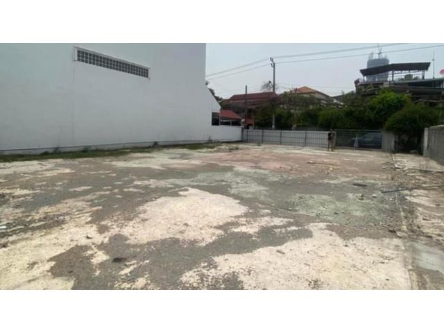 PK257 ขายที่ดินอินทามระ 8 ขนาดที่ดิน 104 ตรว  หน้ากว้าง 18x23 เมตร   ราคา 24 ล้านบาท
