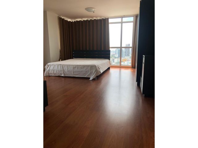 Rent One X Sukhumvit 26 ห้องใหญ่ 3 ห้องนอน