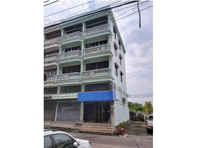 ขายอาคารสำนักงาน ใกลส้วนหลวงร.9 ตึกแถว 4 ชั้นครึ่ง