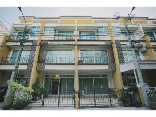 ขายโฮมออฟฟิศ 3 ชั้น 300 ตรม. ลาดพร้าว 101