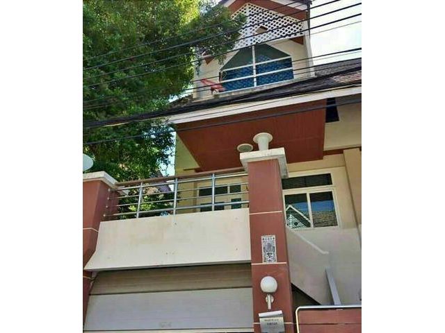 ให้เช่าทาวน์โฮมหลังมุม 3 ชั้น 3นอน ลาดพร้าว87