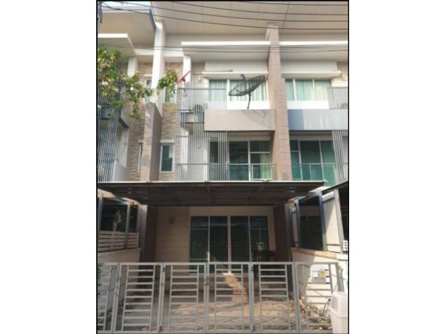 ขาย ทาวน์โฮม 3 ชั้น  หมู่บ้านทาวน์พลัส เกษตรนวมินทร์  นวลจันทร์