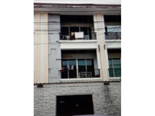 ขาย ทาวน์โฮม บ้านกลางเมือง ลาดพร้าว 87