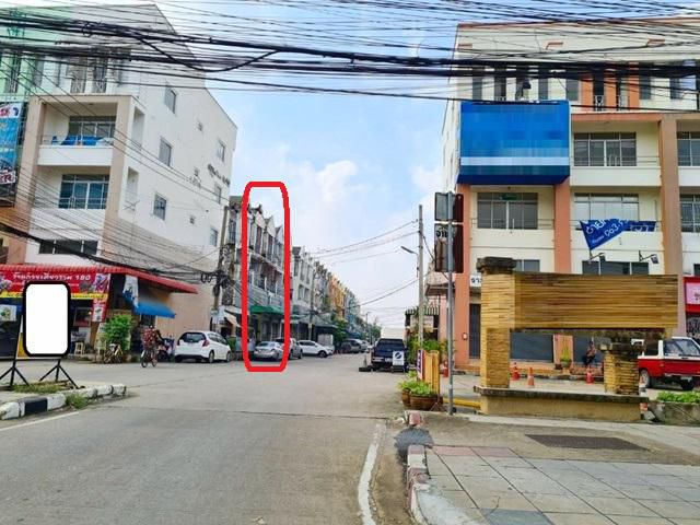 8นอน 3น้ำ 18ตรว. รามคำแหง174-180 ตลาดมีนบุรี