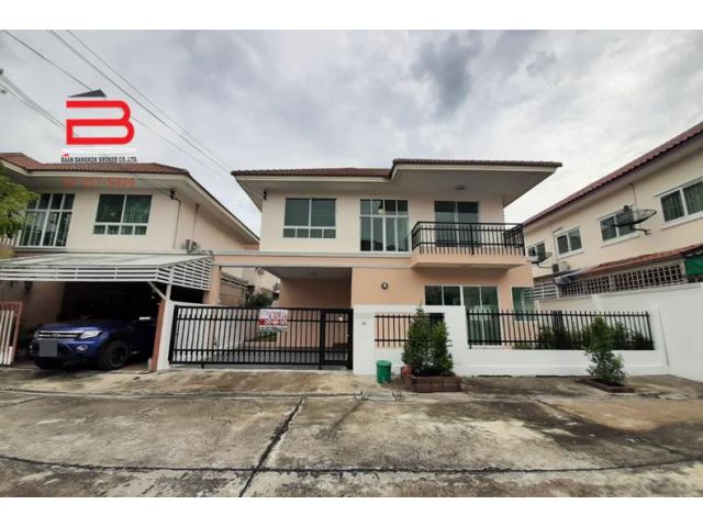 บ้านแฝด หมู่บ้าน อรุณวรรณ 4 หลังริม เนื้อที่ 41.2 ตรว. ถนนรามอินทรา เขตคลองสามวา