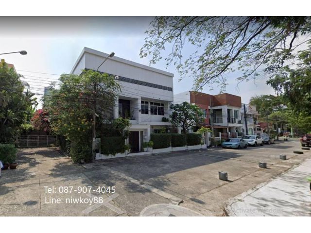 ขายด่วน โฮมออฟฟิต สไตล์บ้านเดี่ยว Townhome นวมินทร์ (สุขาภิบาล 1 – บางกะปิ ) มีพื้นที่กว้าง 75 ตร.ว หลังมุม 4ห้องนอน ทำเ