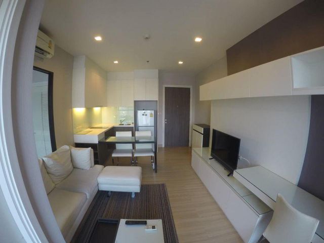 ให้เช่าคอนโด Urbano Absolute Sathon-Taksin ราคาถูก