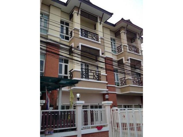 ขายอาคารพณิชย์  28 ตร.ว.เฉลิมพระเกียรติ ร.9 ซอย 25