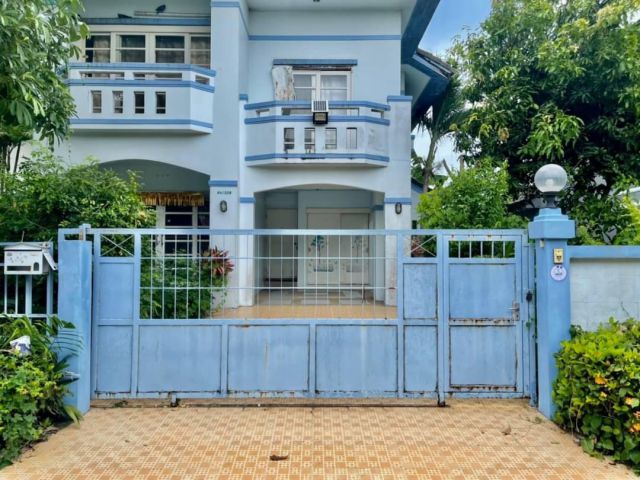 บ้านเดี่ยว 2 ชั้นพร้อมเฟอร์นิเจอร์ ภายในสวยราคาถูกมาก #หมู่บ้านฟลอร่าวิลล์ สุวินทวงศ์ 38 ถนนเมน ติดแอร์ห้องนอนครบทุกห้อง