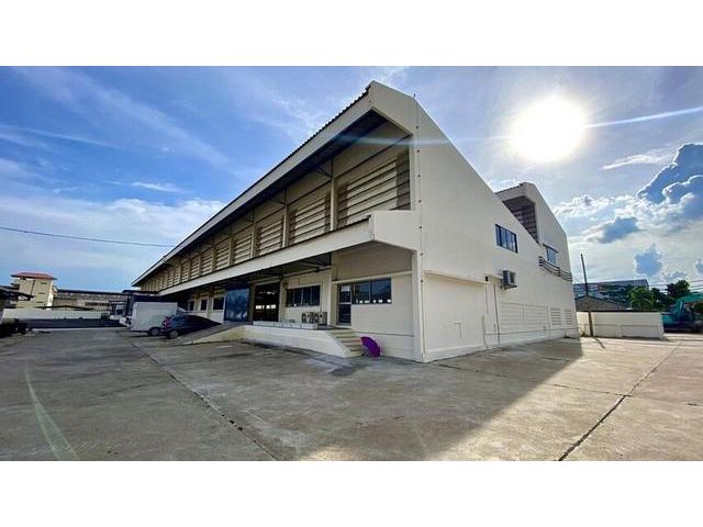 ให้เช่าโกดัง 2900 ตรม. ริมถนนบางนาตราด กม.20