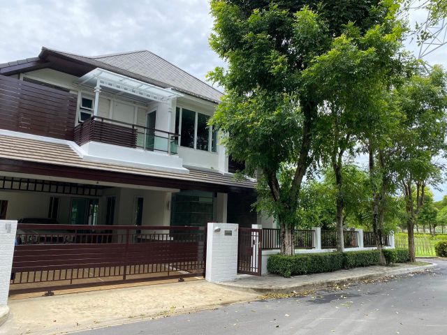 ให้เช่าบ้านเดี่ยว 2 ชั้น รามคำแหง 2 บ้านหรู หลังใหญ่ 103 ตารางวา หมู่บ้าน บลูลากูน โครงการ 1