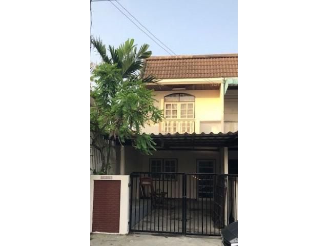 ให้เช่าบ้านทาวน์เฮาส์ 2 ชั้น หมู่บ้านปิ่นเจริญ สรงประภา-ดอนเมือง อยู่ซอยสรณคมณ์ 2 อนุญาตเลี้ยงสัตว์