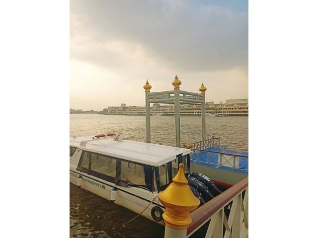 ให้เช่าที่ดิน ริมแม่น้ำเจ้าพระยา ย่านสะพานพุทธ ฝั่งธน ถนนประชาธิปก เหมาะทำธุรกิจหลายประเภท เช่นร้านอาหาร