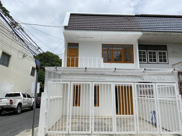 PPL13 ขายทาวน์เฮาส์ 2 ชั้น ซอย พหลโยธิน 35 รีโนเวทใหม่ หลังมุม เนื้อที่ 23 ตรว.  ใกล้ BTS รัชโยธิน ใกล้Major รัชโยธิน SC