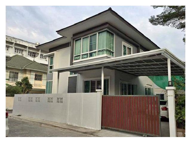 บ้านเดี่ยว 2 ชั้น ซอยเสรีไทย 26  บ้านหลังมุม