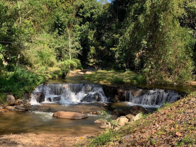 ขายที่ดินวิวภูเขา น้ำตก ลำธาร ธรรมชาติ เส้นทางท่องเที่ยว เชียงใหม่-เชียงราย เนื้อที่ 6ไร่ 77 ตรว พร้อมให้บ้าน 1หลัง