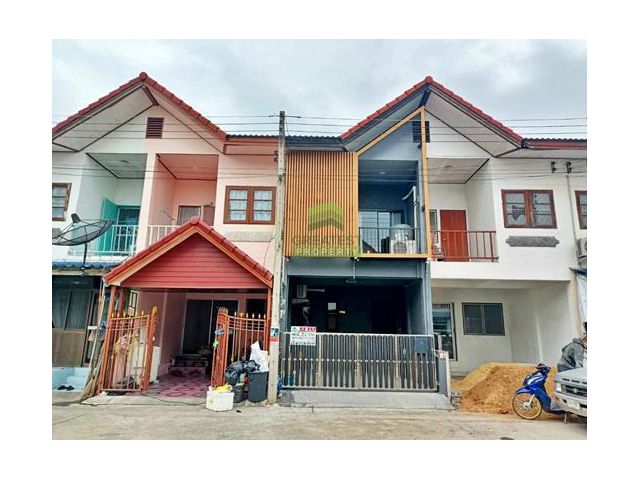 หมู่บ้านชัยมงคลแลนด์ ทรงคนอง 8 ท่าตลาด นครปฐม ขายด่วน ทาวน์เฮ้าส์ 2 ชั้น เนื้อที่ 16 ตร.ว ทำเลดี พร้อมอยู่ ราคาต่อรองได้