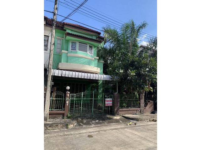 ขายบ้านทาวน์โฮม 2 ชั้น หลังมุม หมู่บ้านบุศรินทร์