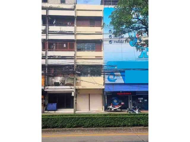 MRT ลาดพร้าว  พหลโยธิน ถ.ลาดพร้าว 4ชั้น 3นอน 2น้ำ
