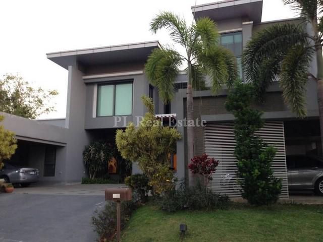 HS0447 ขายบ้านเดี่ยวตกแต่งหรู 3 ชั้น หมู่บ้าน ไพร์มเนเจอร์ วิลล่า