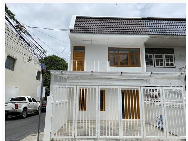 ขายทาวน์โฮม 2 ชั้น พหลโยธิน 35 เนื้อที่ 23 ตรว.