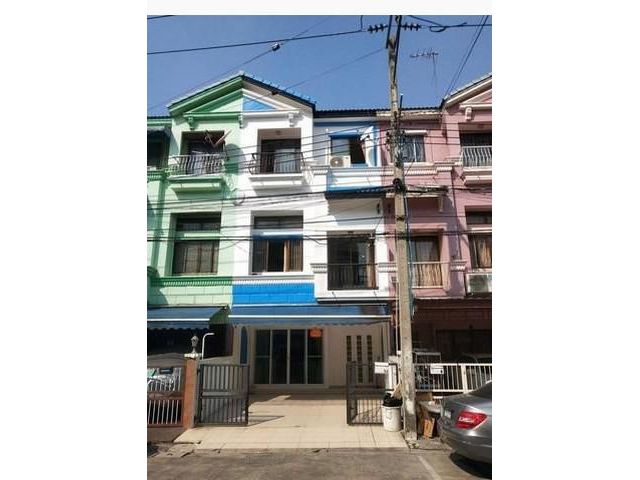ให้เช่าทาวน์โฮม  บ้านกลางเมือง เหม่งจ๋าย ลาดพร้าว