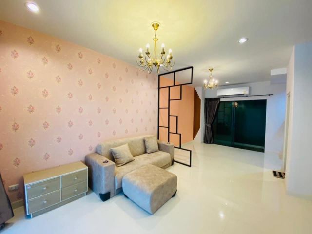 ให้เช่า ทาวน์โฮม 3 ชั้น บ้าน กลางเมือง ลาดพร้าว-เสรีไทย