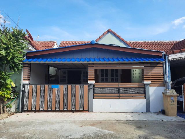 ขายบ้านชั้นเดียวตกแต่งใหม่ #หมู่บ้านนันทวัน5 ต่อเติมโรงรถ ห้องครัวหลังบ้าน ปูกระเบื้องรอบบ้าน เปลี่ยนสุขภัณฑ์ใหม่ทั้งหมด