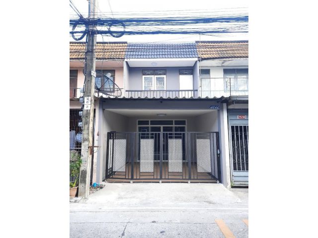 ขายทาวน์เฮ้าส์ 2 ชั้น รีโนเวทใหม่ พร้อมอยู่ #หมู่บ้านรุ่งนภา หทัยราษฏร์9 ใกล้รถไฟฟ้าสถานีมีนบุรีมีตลาดนัดที่หน้าหมู่บ้าน