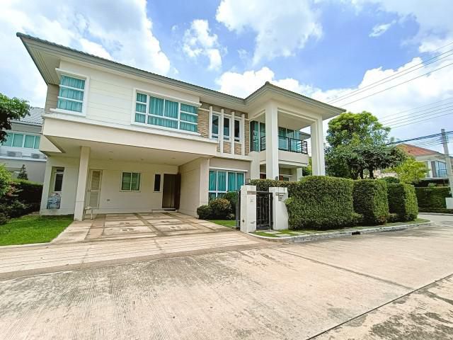 บ้านเดี่ยวติดถนนราชพฤกษ์ บางกอกบูเลอวาร์ด ราชพฤกษ์-พระราม5-2 หลังมุม 3จอด บิ้วท์อินครบ สวยพร้อมอยู่