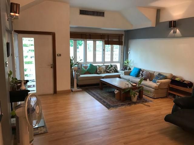 ให้เช่าทาวน์โฮม4ชั้นย่านเอกมัย ทองหล่อ