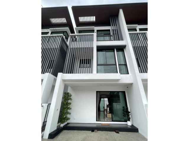 ให้เช่าทาวน์โฮมย่านโชคชัย4นาคนิวาสลาดพร้าววังหิน