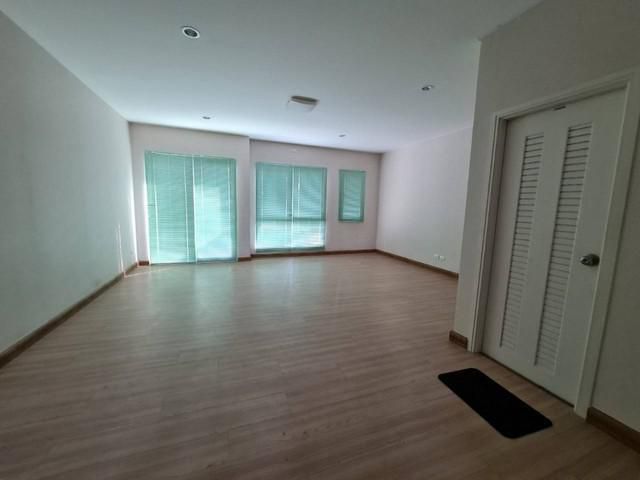 ให้เช่าทาวน์โฮม 4ชั้น โครงการเลอบิซ ศรีนครินทร์