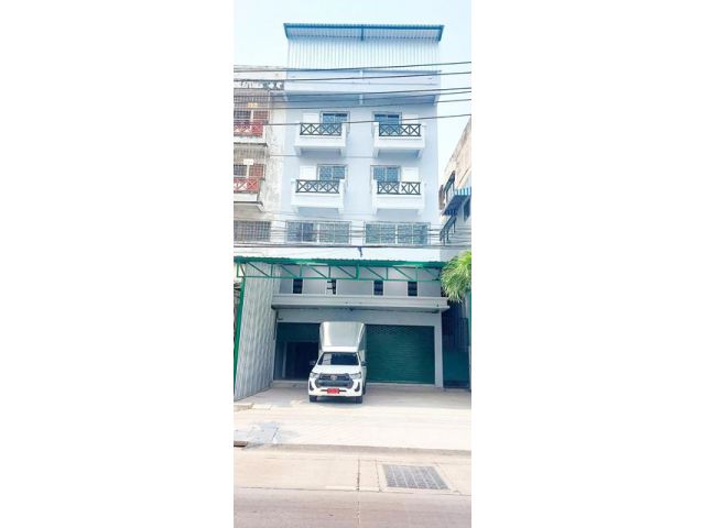 ตลาดรัศมี  BTSแพรกษา ออฟฟิต และโกดัง  ติดถนนใหญ่