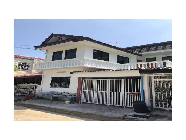 BH1587 ให้เช่าทาวน์เฮาท์ 2ชั้นอยู่ในซอยพหลโยธิน40