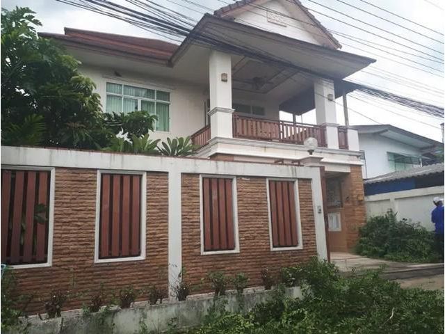 บ้านสร้างเอง ซอยโชคชัย 4 ย่านลาดพร้าว
