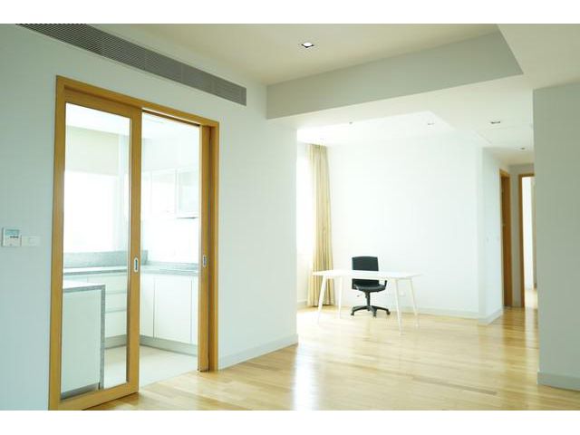 ให้เช่าคอนโด Millennium Residence  2 ห้องนอน