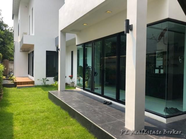 BAT106 *ขาย* บ้านเดี่ยว รามอินทรา 23 ขนาด 100 ตร.ว พร้อมอาคารสำนักงานแนว LOFT บรรยากาศแบบรีสอร์ท