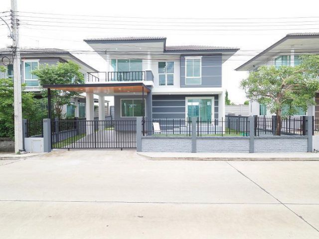 ขายแล้วค่ะ บ้านเดี่ยว 2 ชั้น หมู่บ้านฉัตรหลวง14 ขนาด 56.1 ตรว. 3นอน 2น้ำ บ้านหลังใหญ่ พื้นที่กว้าง สนามหญ้ารอบบ้าน สวย