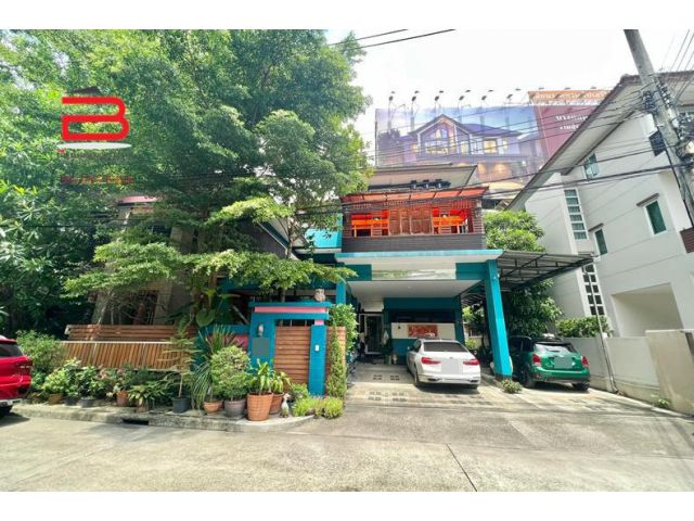 บ้านเดี่ยว หมู่บ้าน แกรนด์ บางกอก บูเลอวาร์ค เนื้อที่ 113 ตรว. หลังใหญ่ ถนนเกษตร-นวมินทร์ เขตบึงกุ่ม